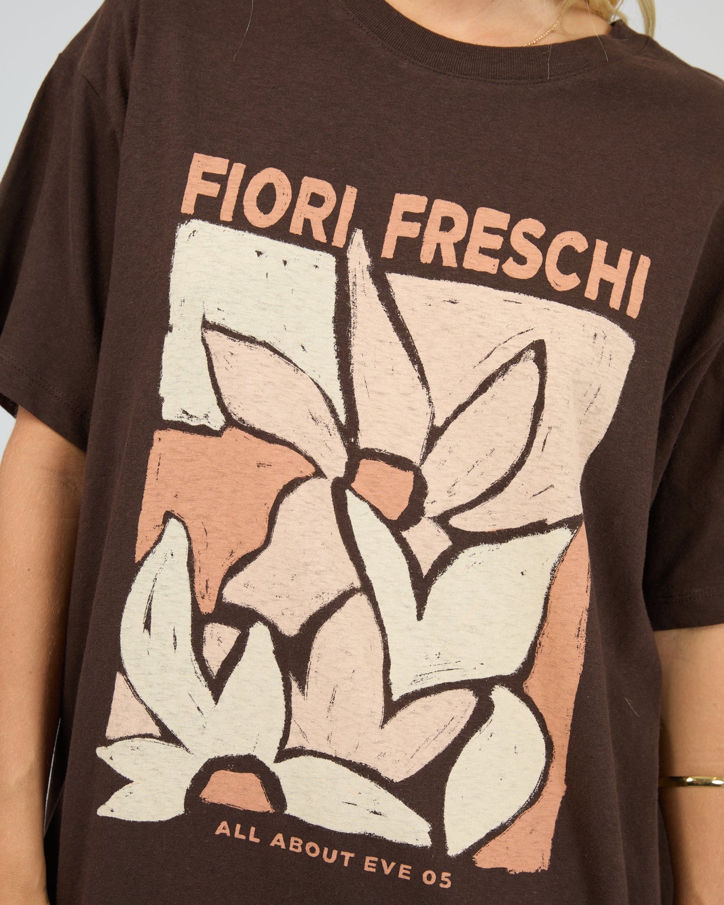 ALL ABOUT EVE Fiori Freschi Relaxed Tee Chocolate Brown
