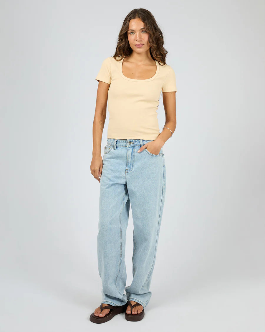 SILENT THEORY Mia Tee Butter