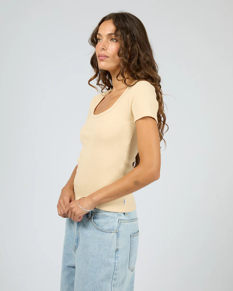 SILENT THEORY Mia Tee Butter