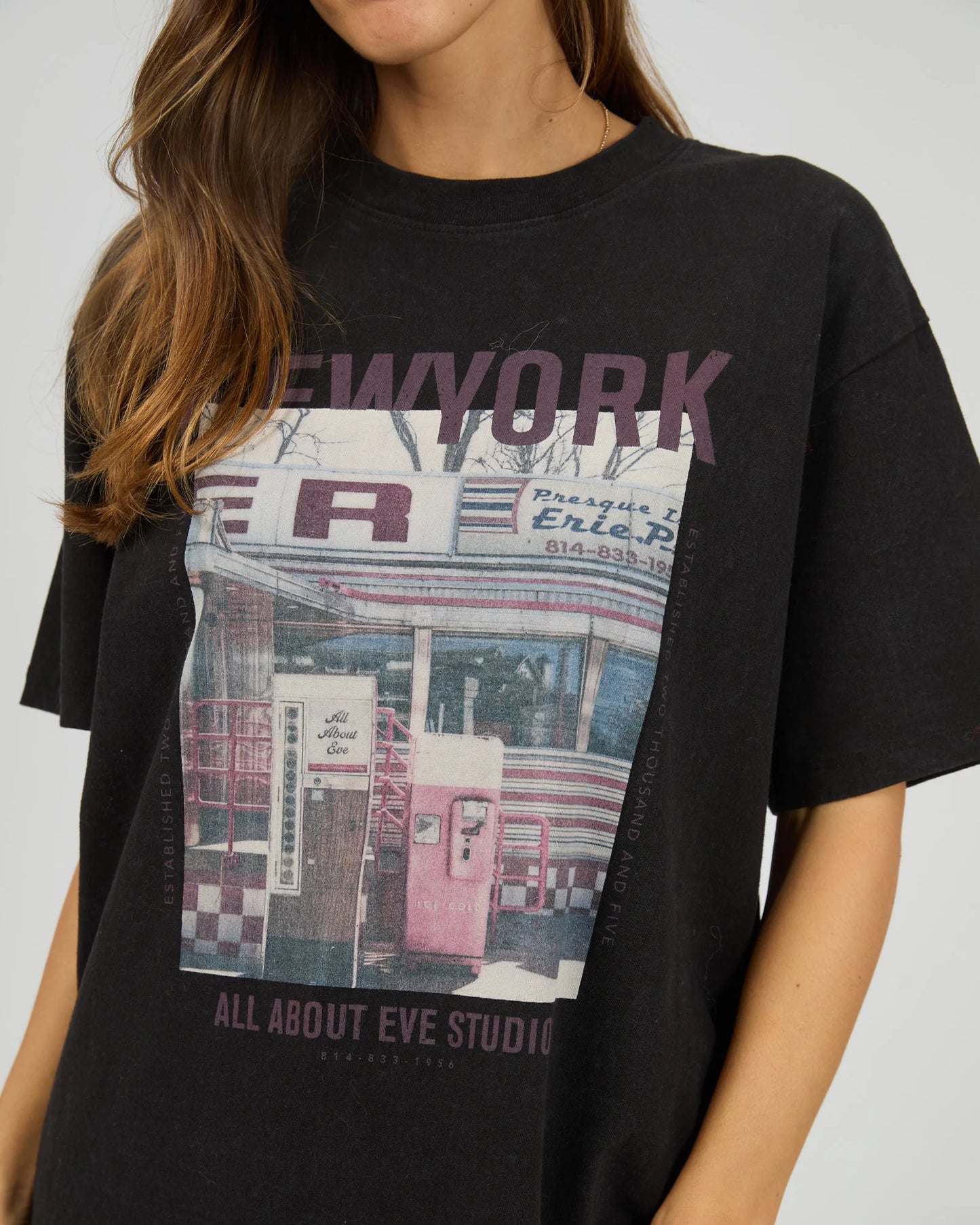 ALL ABOUT EVE New York Diner Relaxed Tee Washed Black