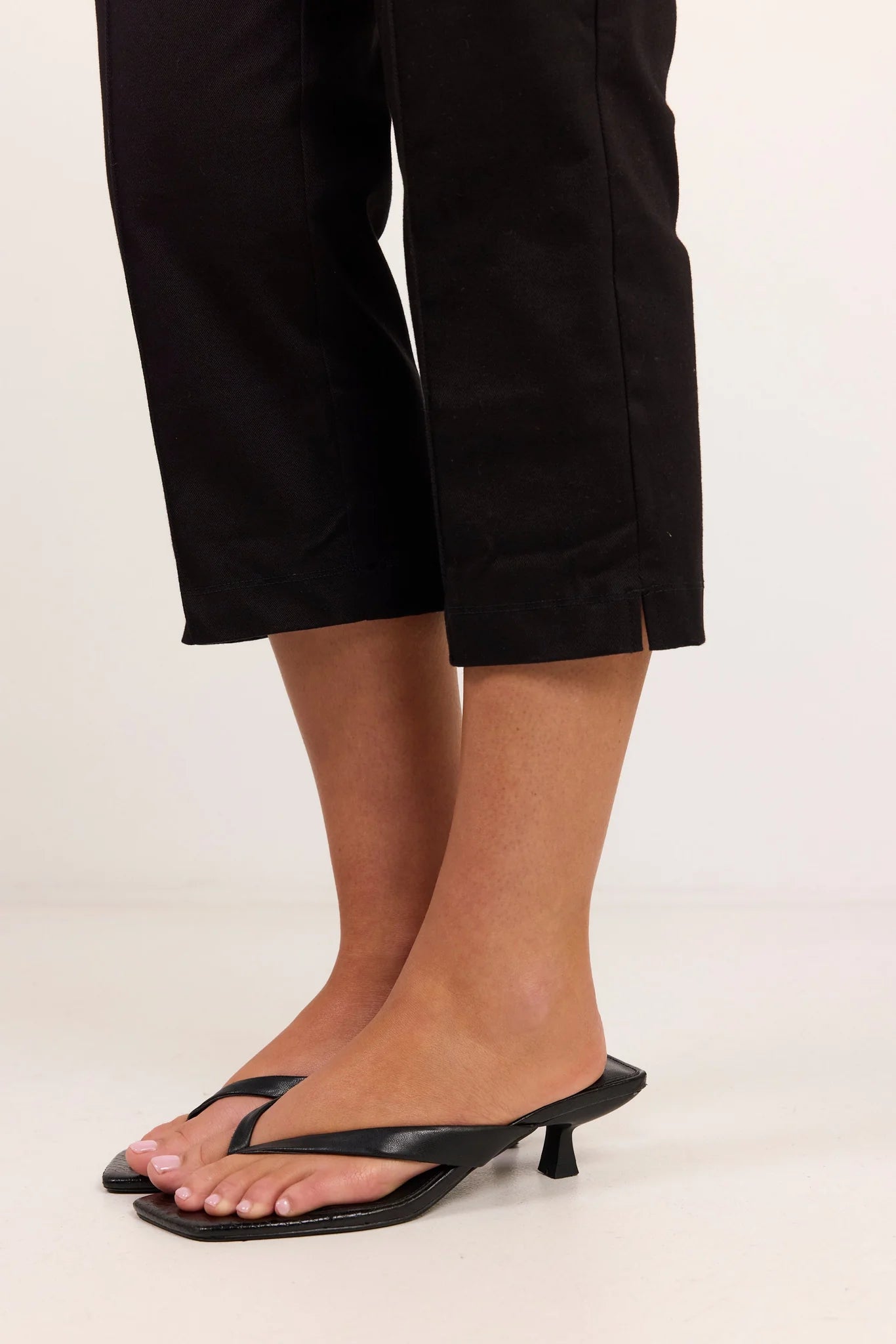 AMONG THE BRAVE Reckon Stretchy Capri Pant Black