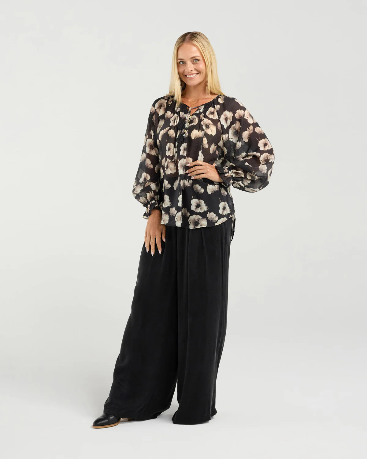 BLACKSTONE Samantha Pinstitch Detail Blouse Black Poppy