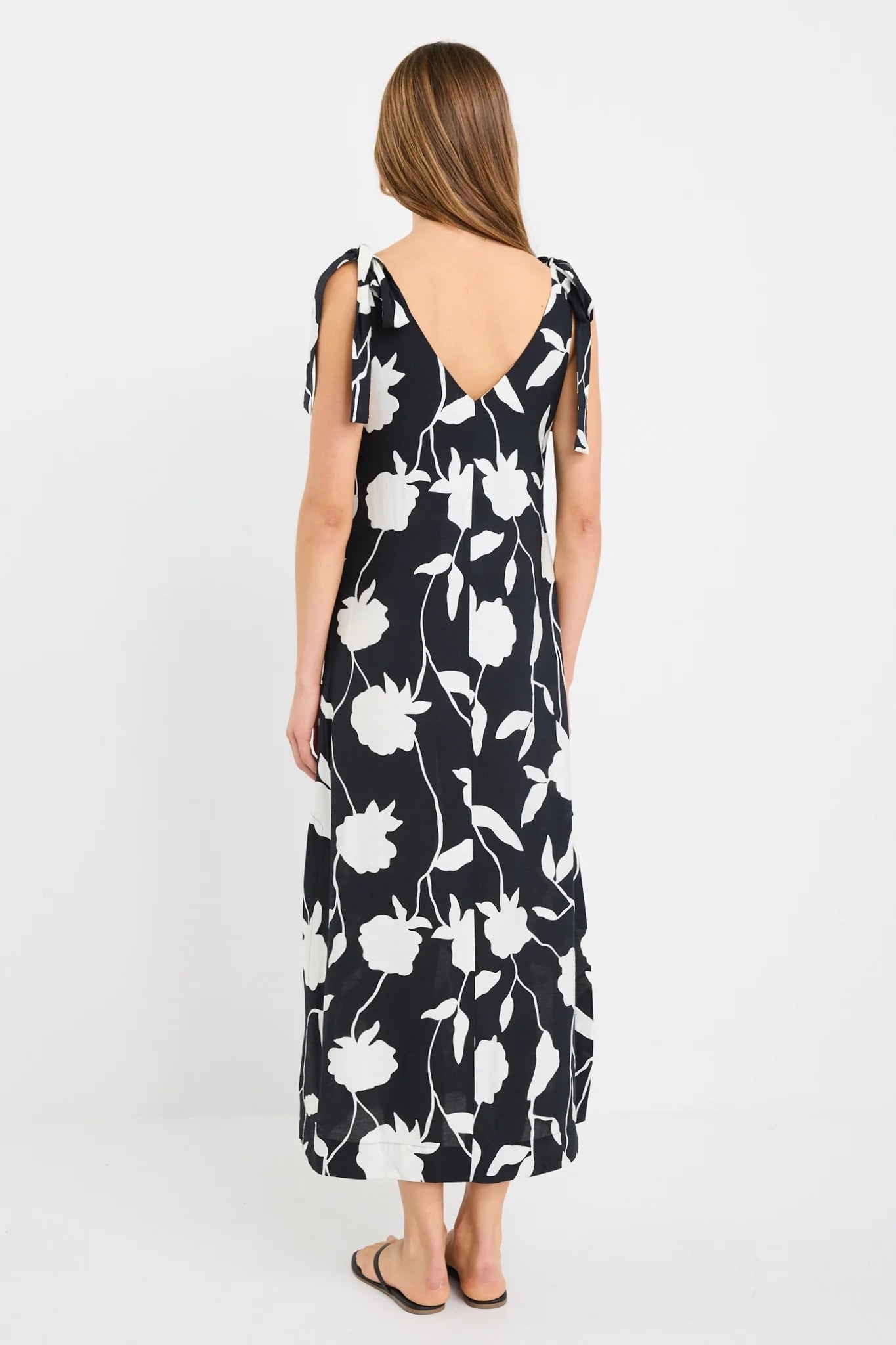 STORIES BE TOLD Spontaneous Black and White Flora Tie Shoulder Relaxed Dress