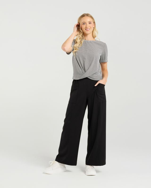 ET ALIA Twist Tee Monochrome